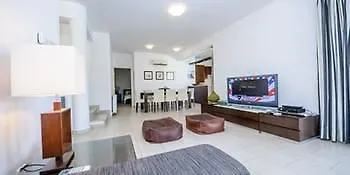 Oceanview 001 דירה פאראלימני